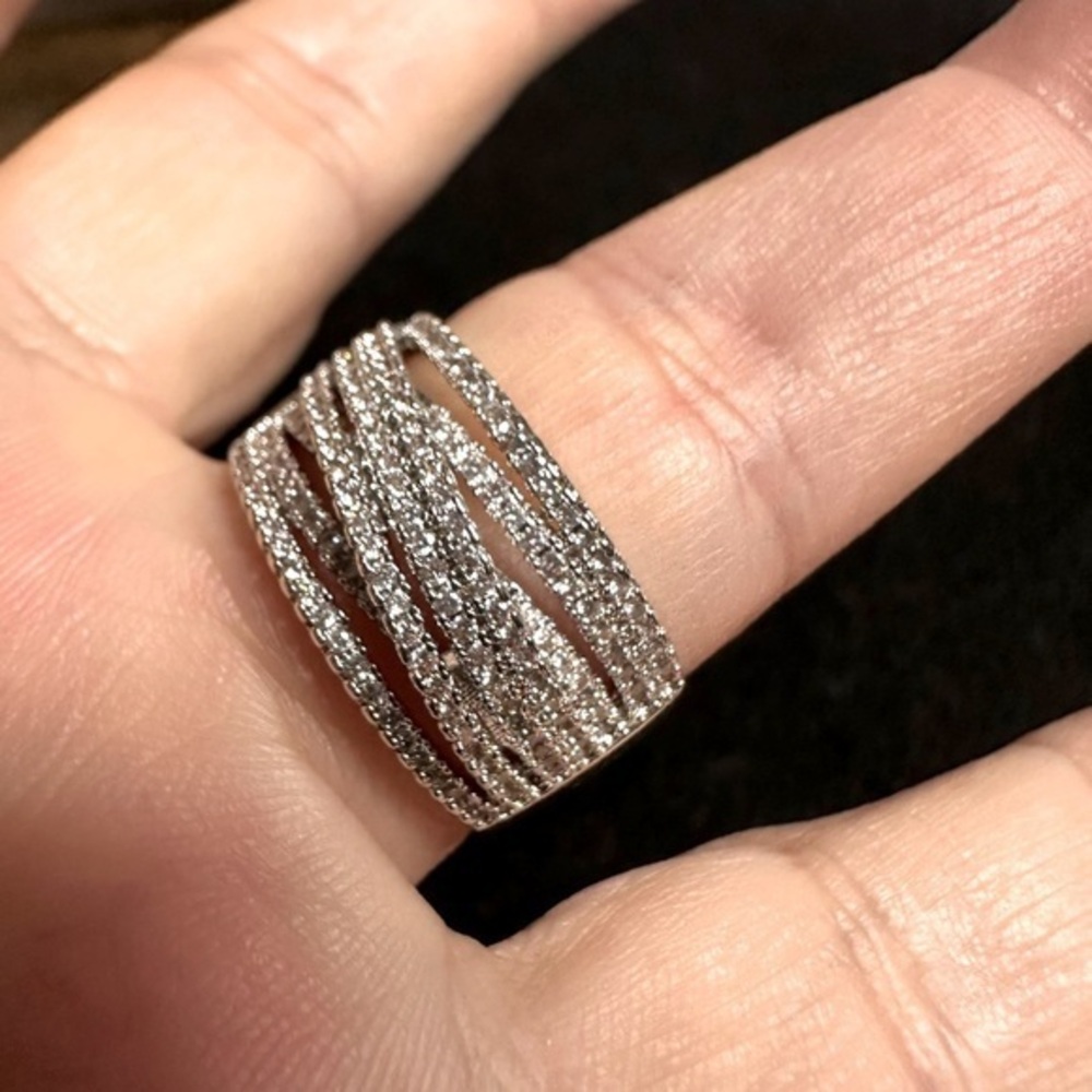 pavé set with round brilliant cut 2.37 Carats diamonds silver ring